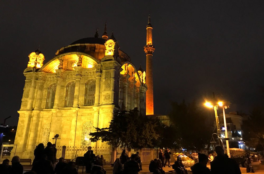 Ortaköy Camii, Ortaköy Camii tarihi, Ortaköy Camii nerede, Ortaköy Camii nasıl gidilir, Ortaköy Camii hakkında bilgi, Ortaköy Camii mimarı